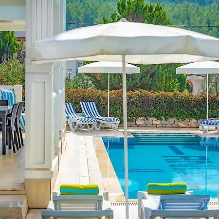 Villa Sleeps 8 Air Con Wifi Ovacık