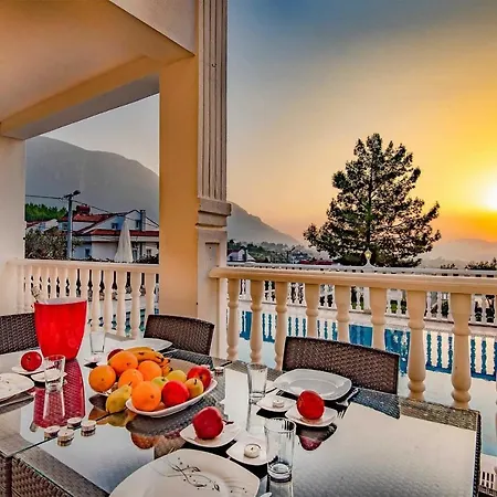 Sleeps 8 Air Con Wifi Ovacık