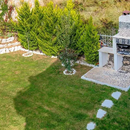 Villa Sleeps 8 Air Con Wifi Ovacık
